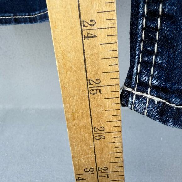 Silver Jeans Women's 30x22.5 (10) Dark Blue Suki Capris Distressed Preppy Summer - Picture 12 of 13